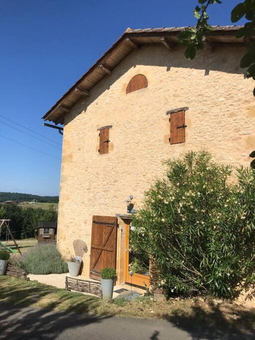 « Le Vieux Hangar » Gite A La Ferme Le Buisson-de-Cadouin Exterior foto